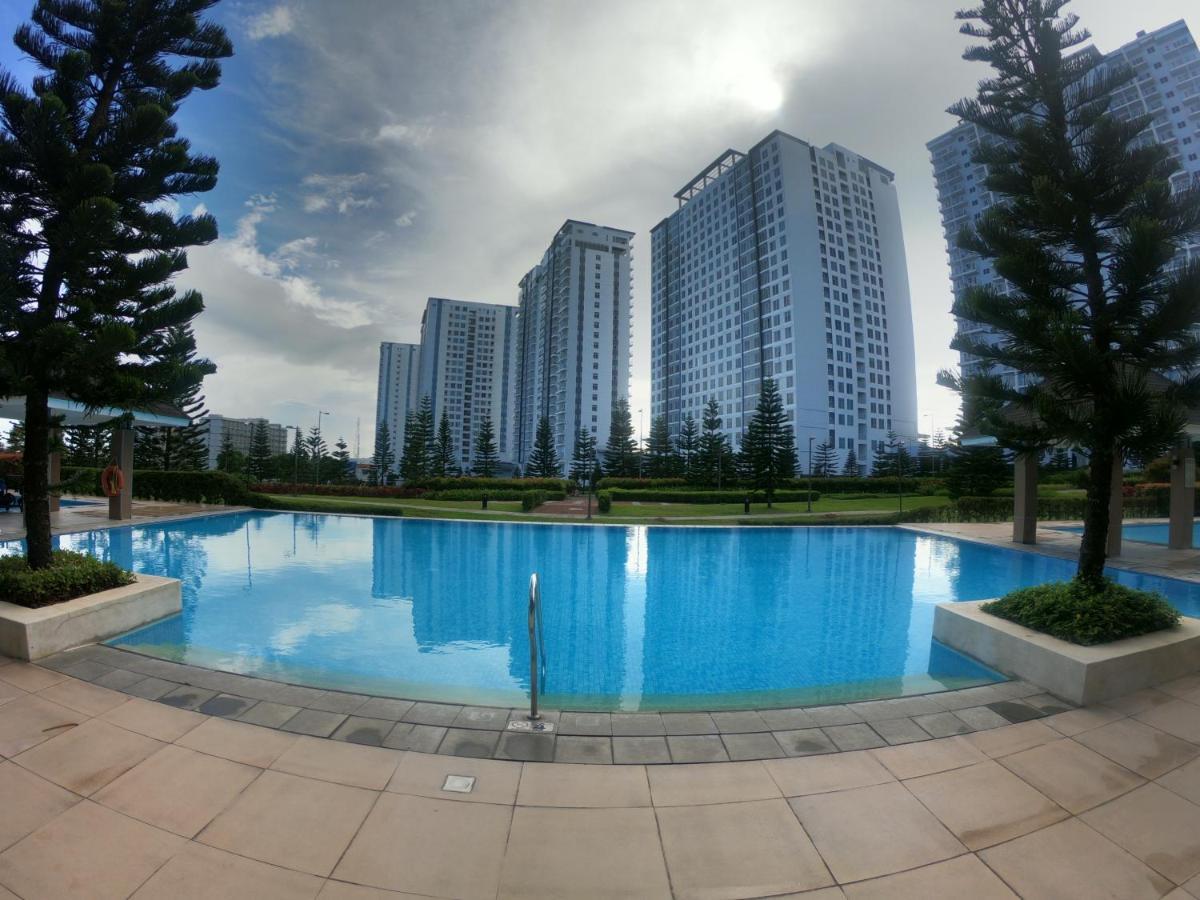 טגאיטאי Breezy Nest Staycation At Wind Residences Tagaytay מראה חיצוני תמונה