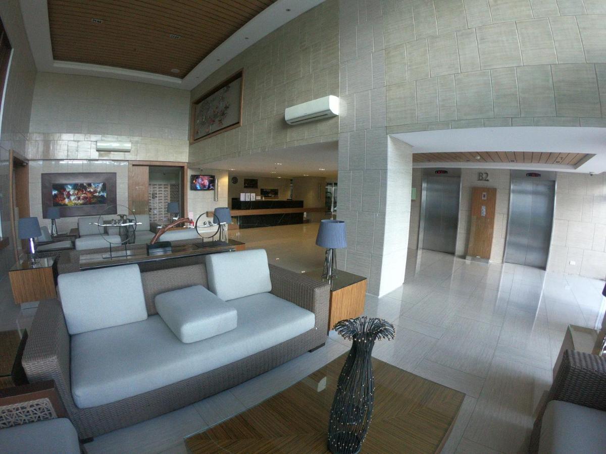 טגאיטאי Breezy Nest Staycation At Wind Residences Tagaytay מראה חיצוני תמונה