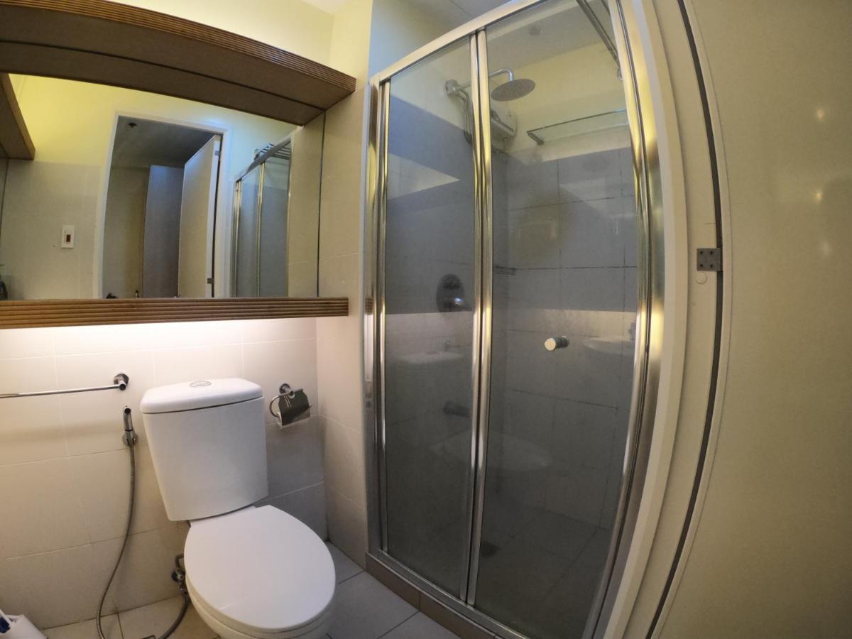 טגאיטאי Breezy Nest Staycation At Wind Residences Tagaytay מראה חיצוני תמונה
