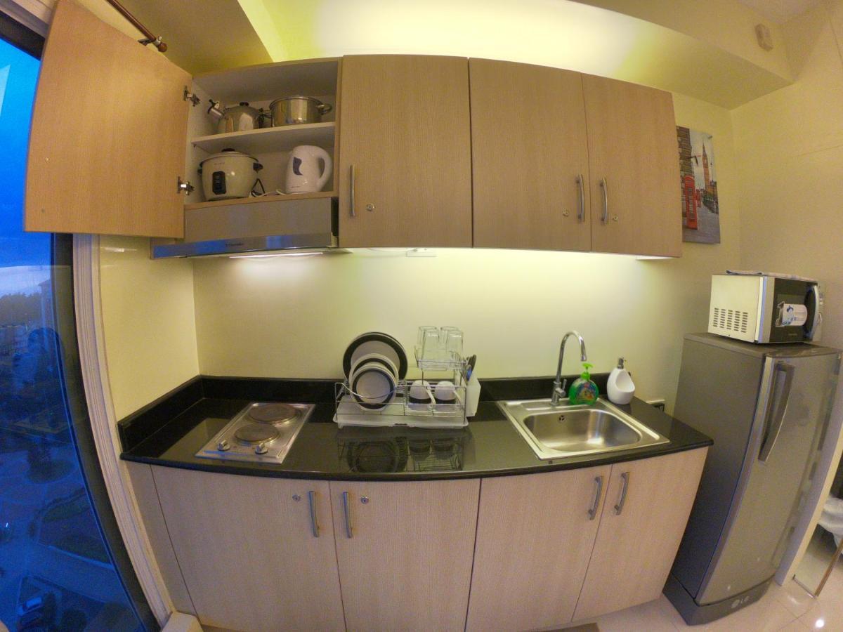 טגאיטאי Breezy Nest Staycation At Wind Residences Tagaytay מראה חיצוני תמונה