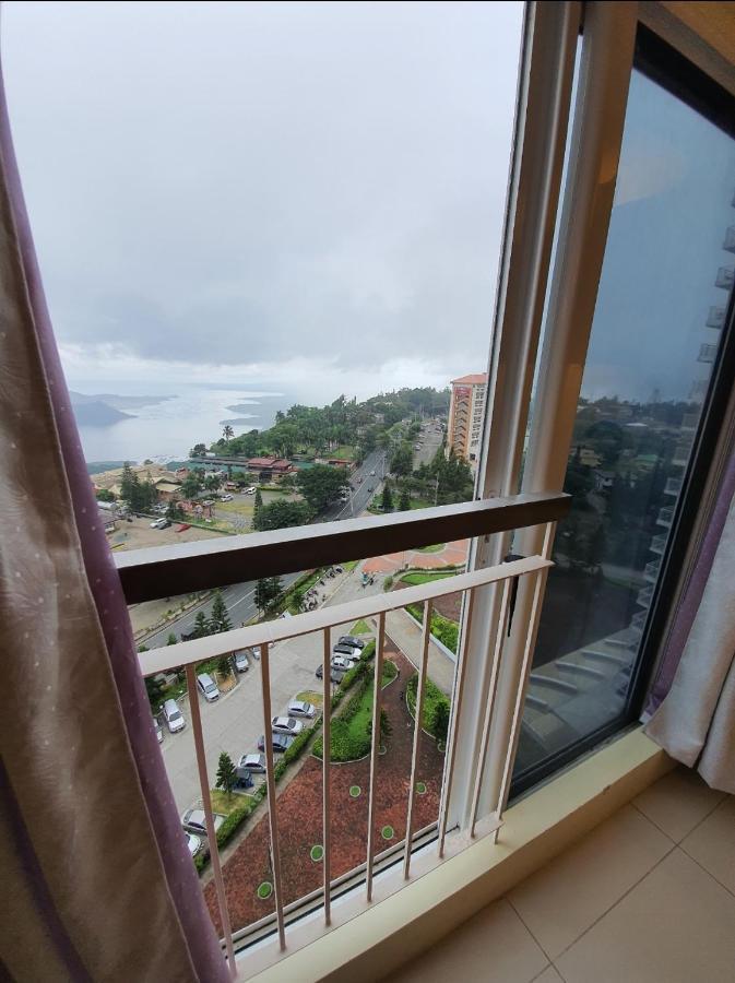 טגאיטאי Breezy Nest Staycation At Wind Residences Tagaytay מראה חיצוני תמונה