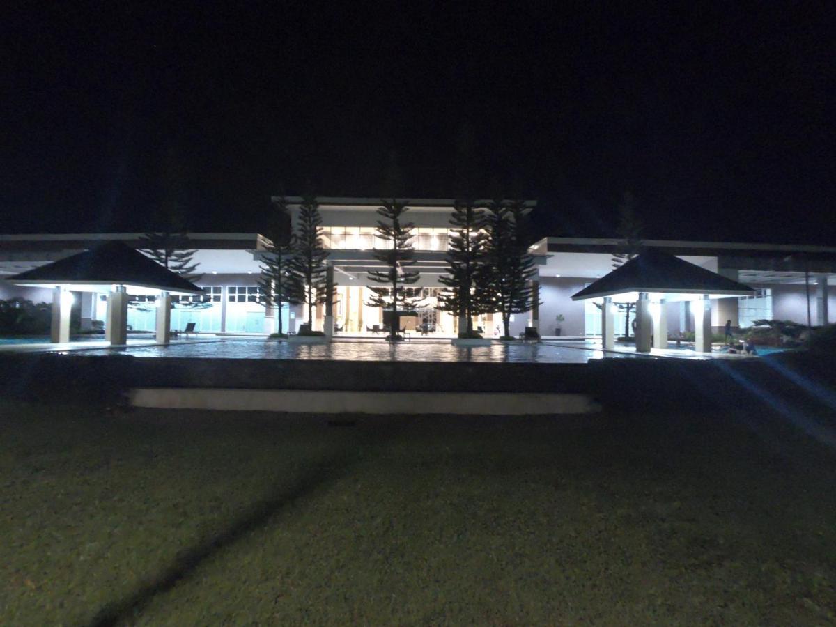 טגאיטאי Breezy Nest Staycation At Wind Residences Tagaytay מראה חיצוני תמונה